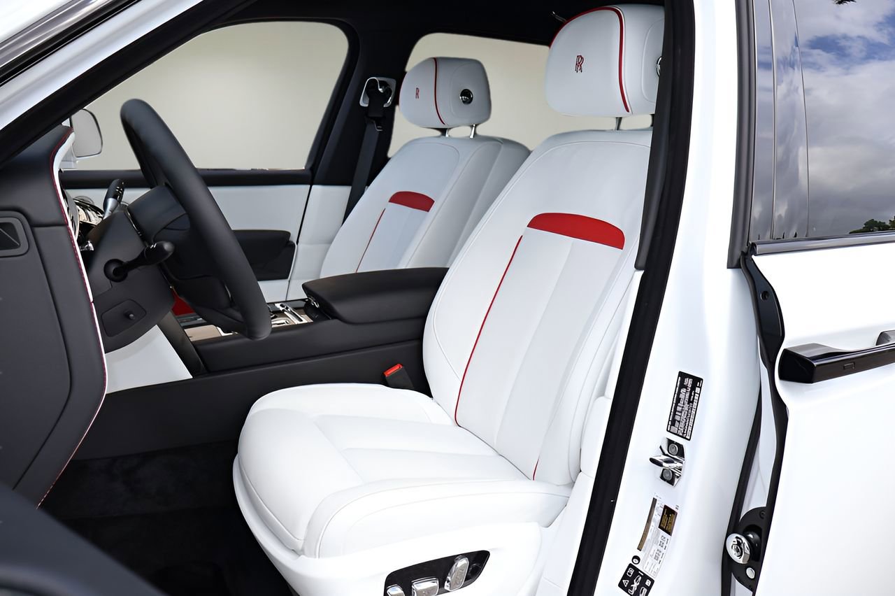 New 2026 Rolls-Royce Cullinan Black Badge AWD/4WD image 14