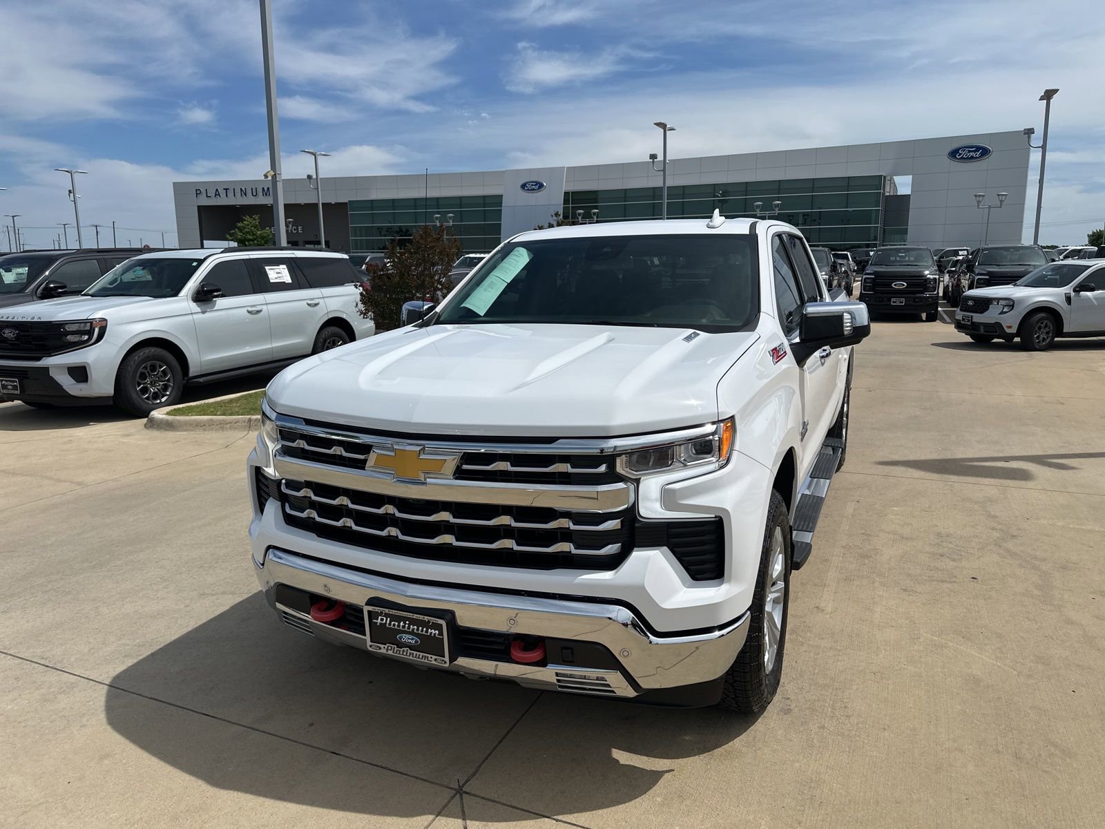 Used 2025 Chevrolet Silverado 1500 LTZ image 28