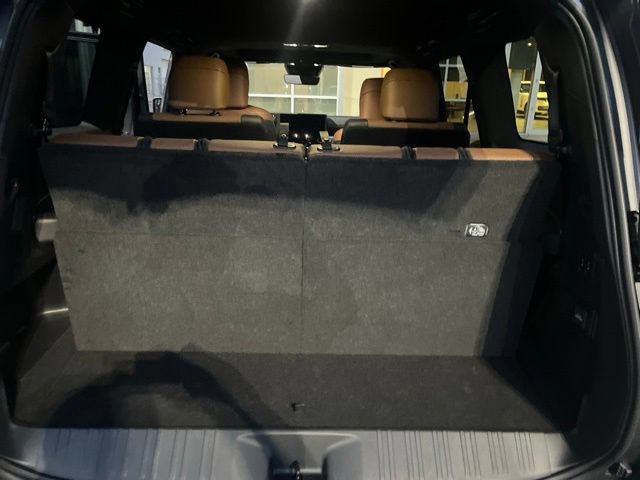 Used 2025 Lexus GX 550 w/ Accessory Package (2T) AWD/4WD image 8