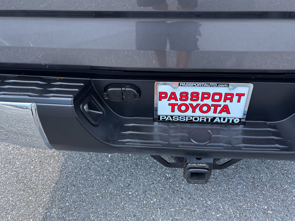 Used 2017 Toyota Tundra SR5 AWD/4WD image 14