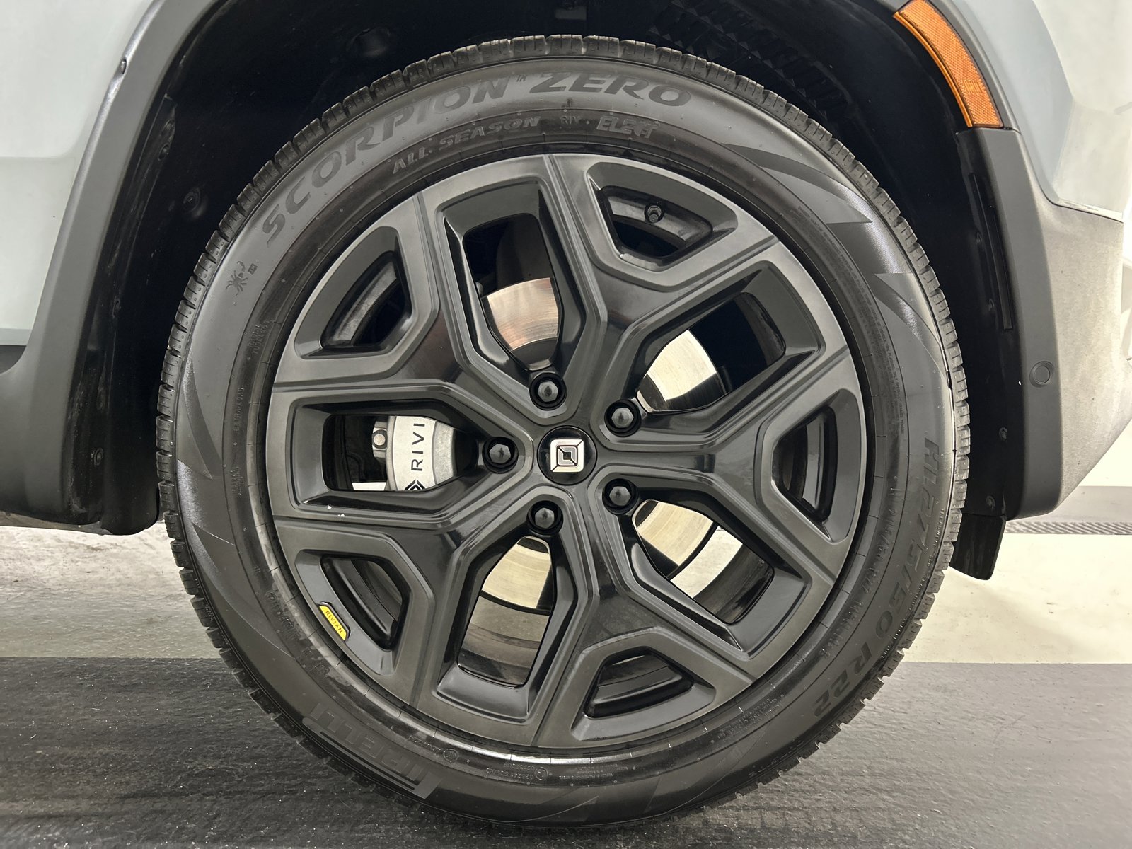 Used 2023 Rivian R1S Adventure image 11