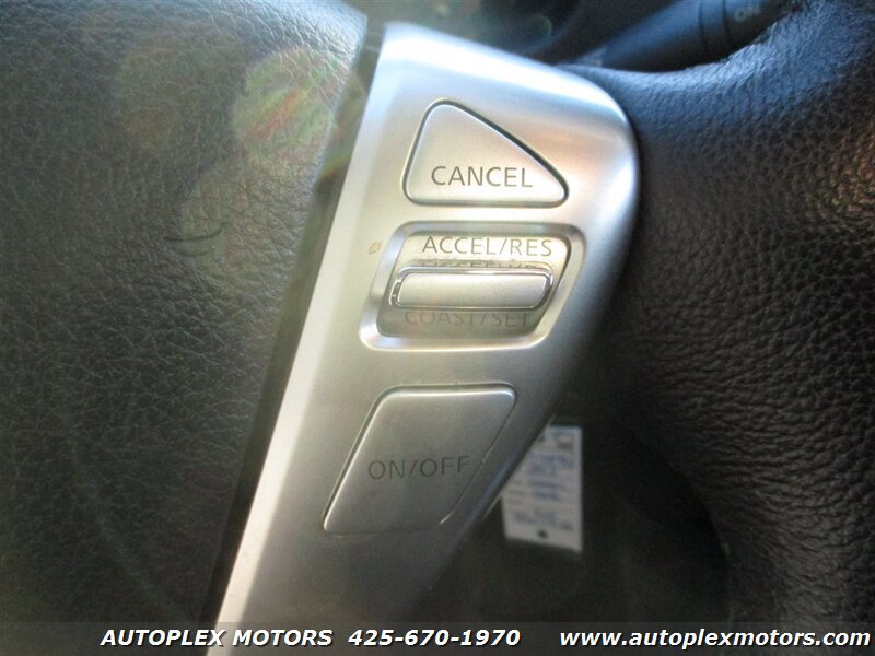 Used 2015 Nissan Versa Note SV FWD image 21