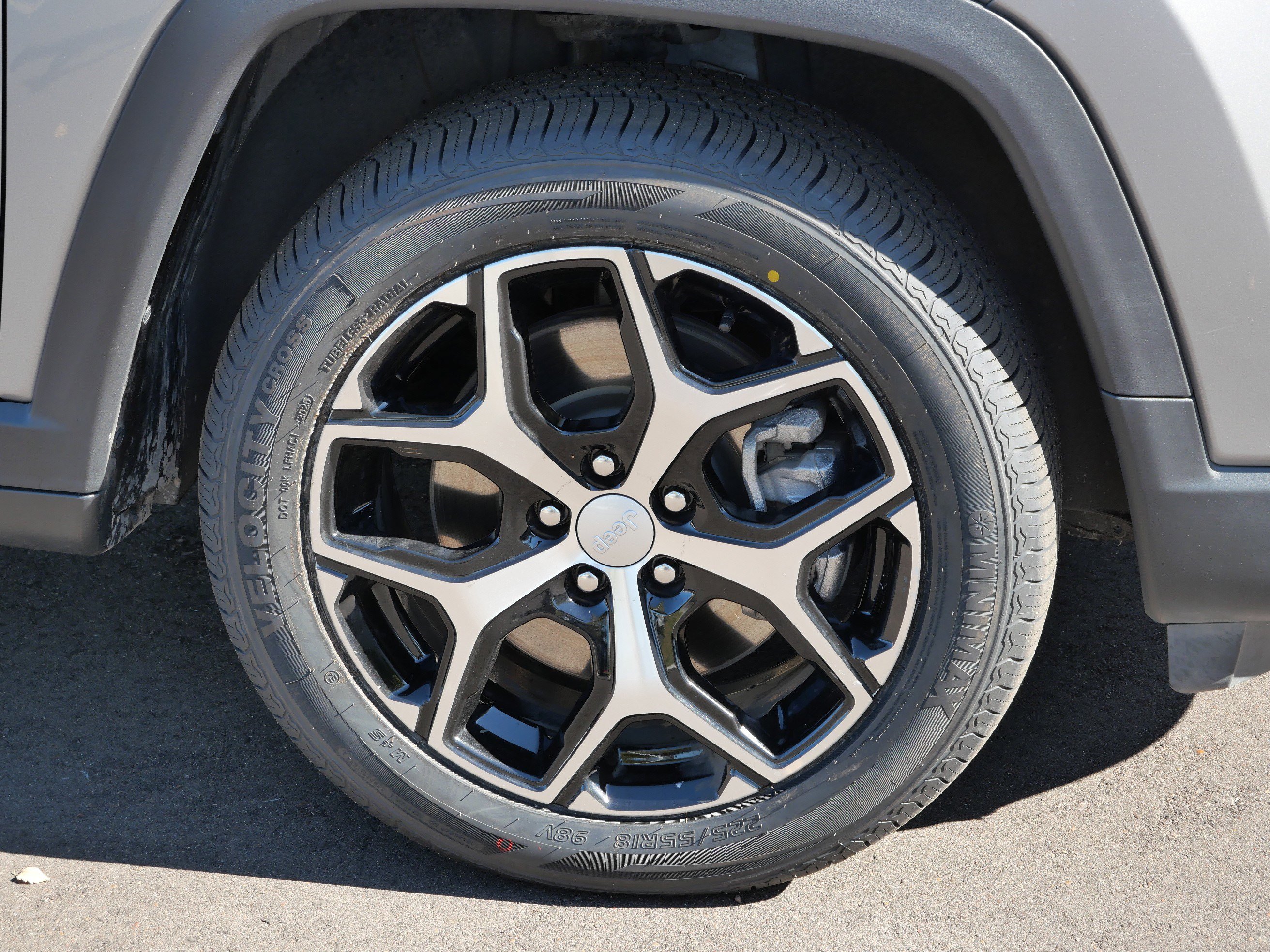 Used 2024 Jeep Compass Latitude image 15