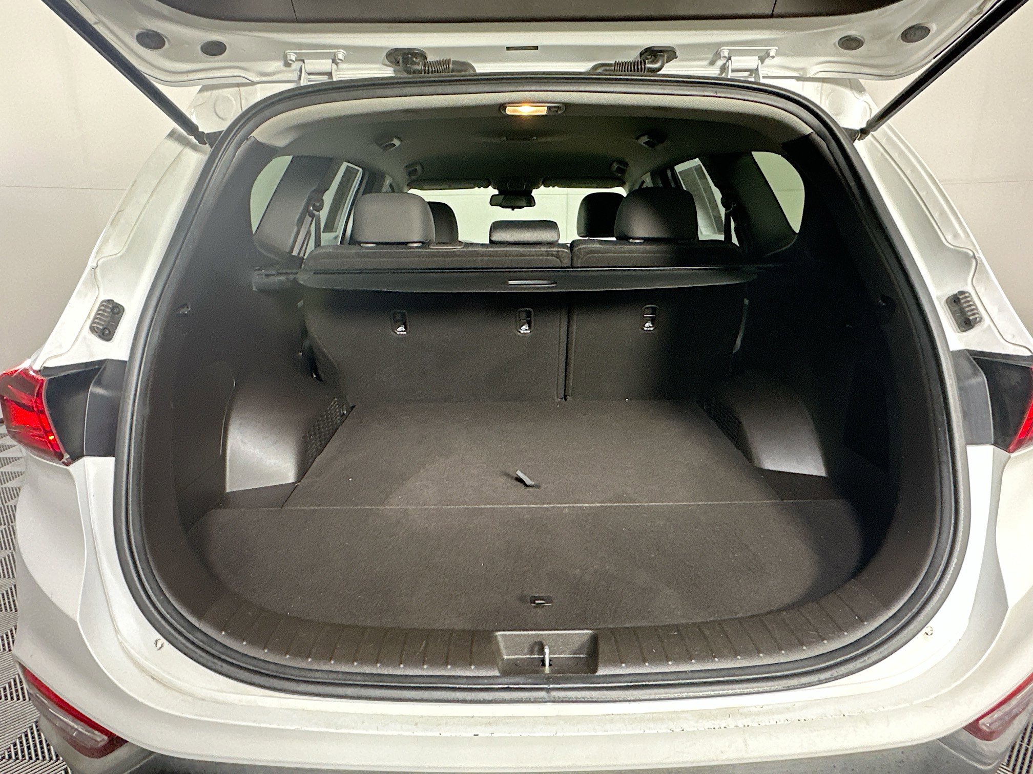 Used 2019 Hyundai Santa Fe SEL image 27