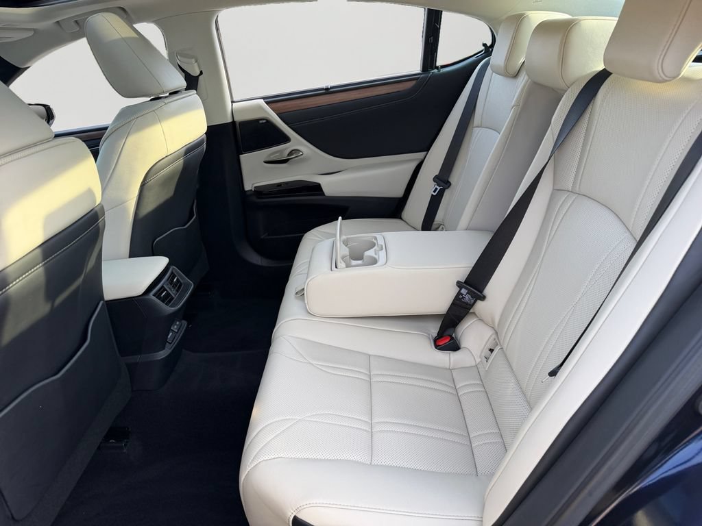 Certified 2025 Lexus ES 350 Ultra Luxury FWD image 11