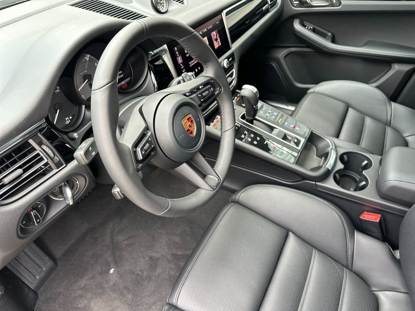 New 2026 Porsche Macan S AWD/4WD image 4