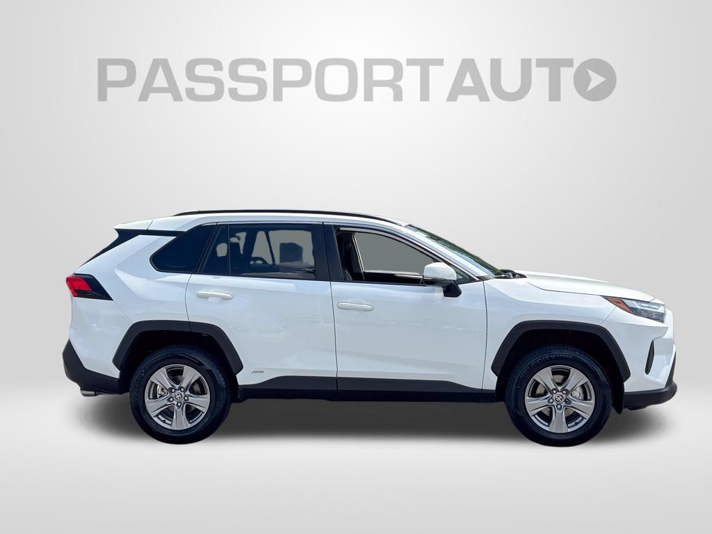 Used 2025 Toyota RAV4 LE AWD/4WD image 9