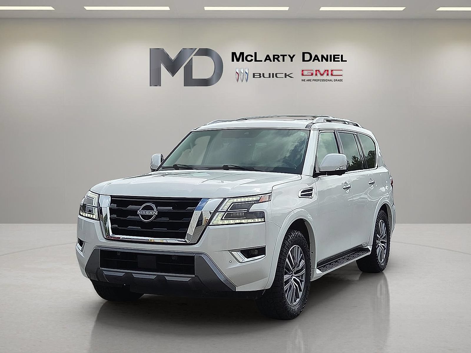 Used 2024 Nissan Armada SL w/ Cargo Package AWD/4WD image 3