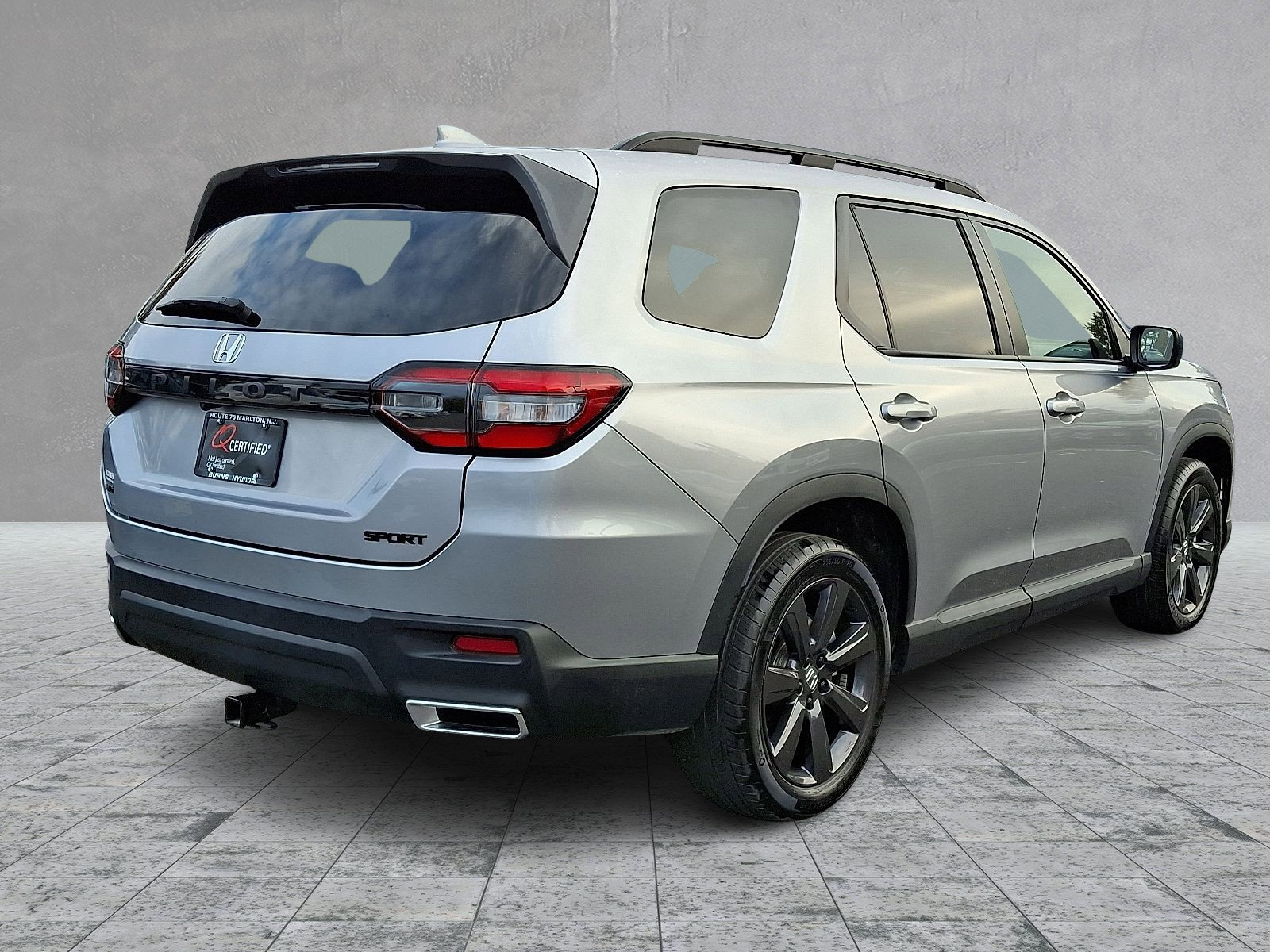 Used 2025 Honda Pilot Sport image 11