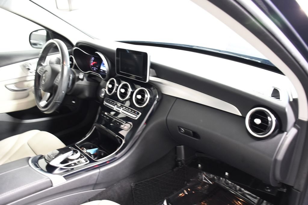 Used 2015 Mercedes-Benz C 300 4MATIC Sedan image 18