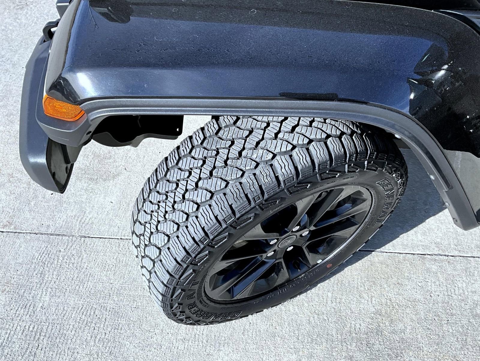 Used 2024 Jeep Gladiator Sport image 23