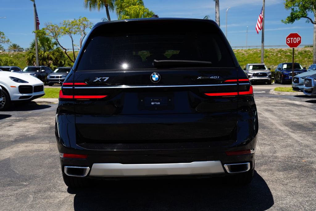 Used 2025 BMW X7 xDrive40i AWD/4WD image 9