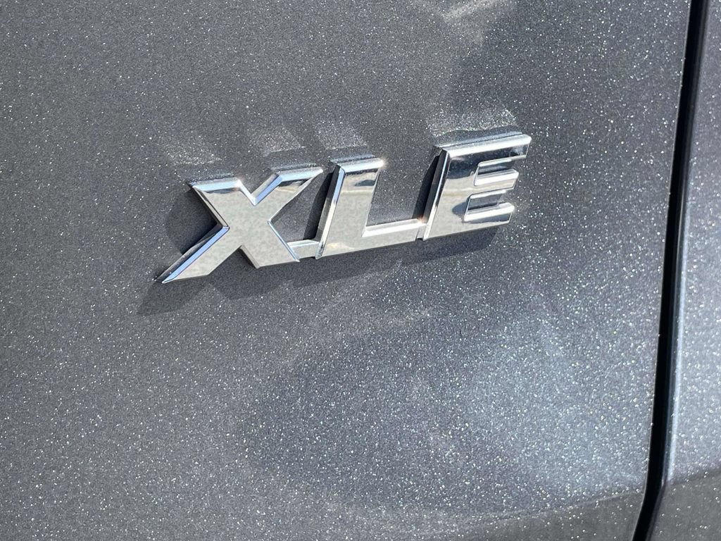 Used 2023 Toyota RAV4 XLE Premium FWD image 10