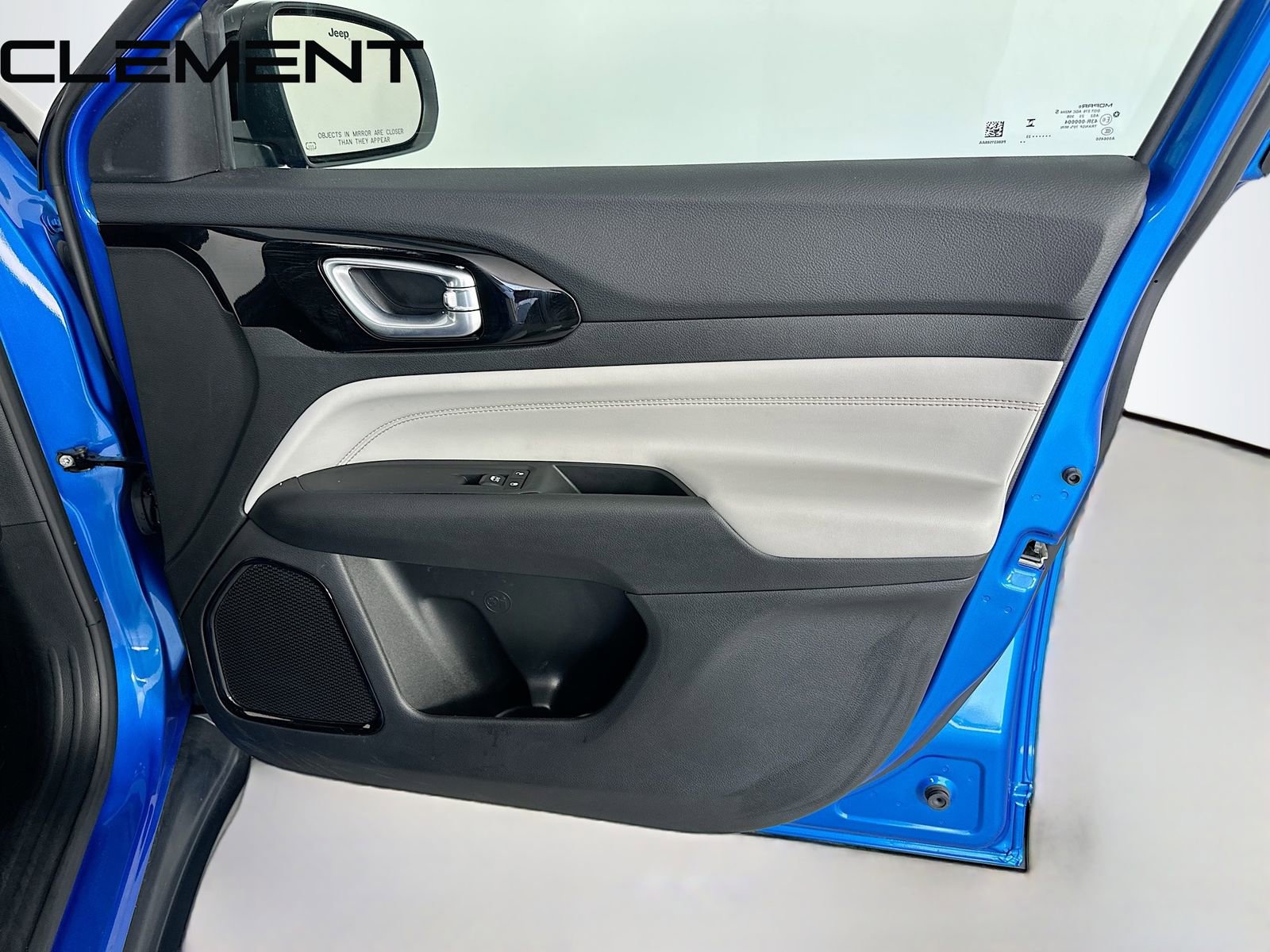 Used 2023 Jeep Compass Limited image 34