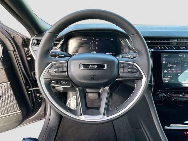 Used 2024 Jeep Grand Cherokee L Altitude AWD/4WD image 11