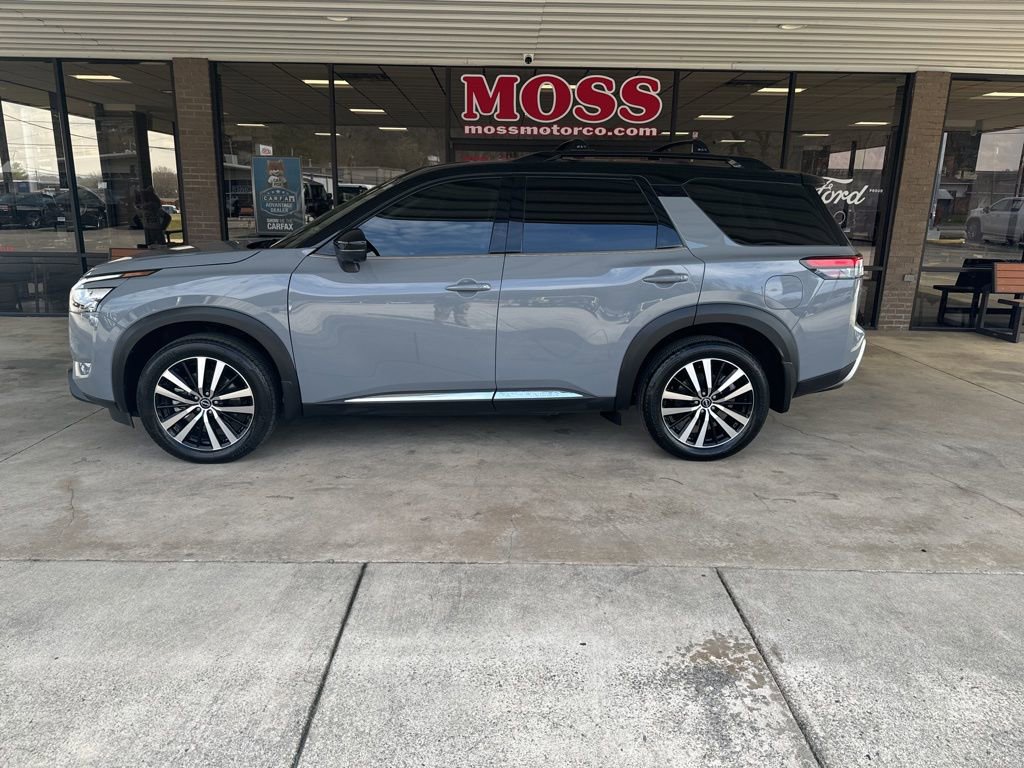 Used 2025 Nissan Pathfinder Platinum AWD/4WD image 7