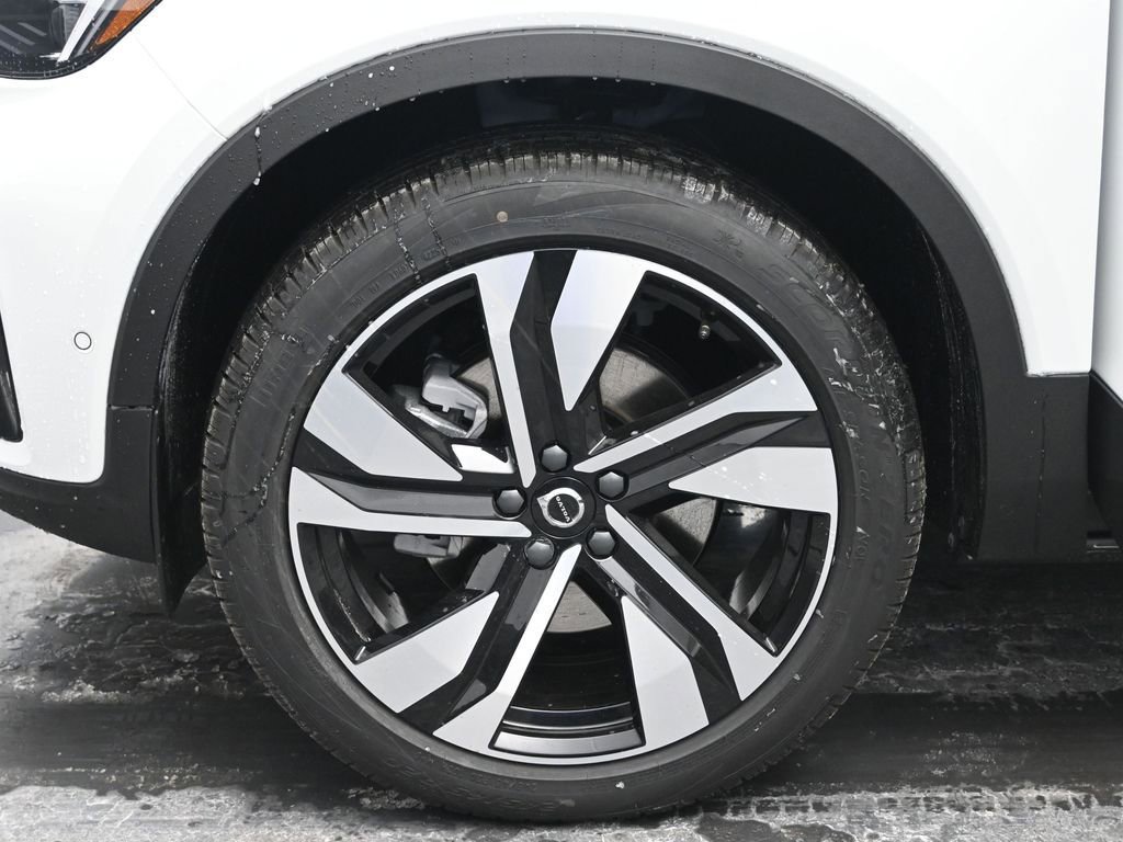 New 2026 Volvo XC40 B5 Ultra w/ Protection Package Premier image 28