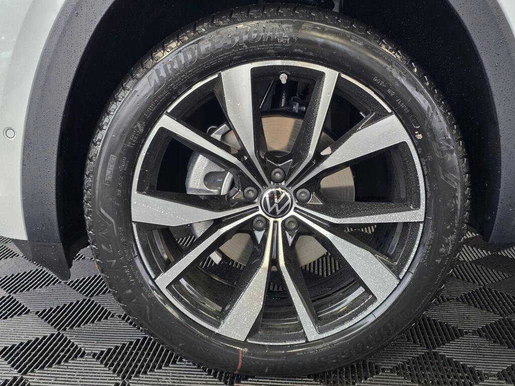 New 2026 Volkswagen Atlas SEL Premium R-Line image 11