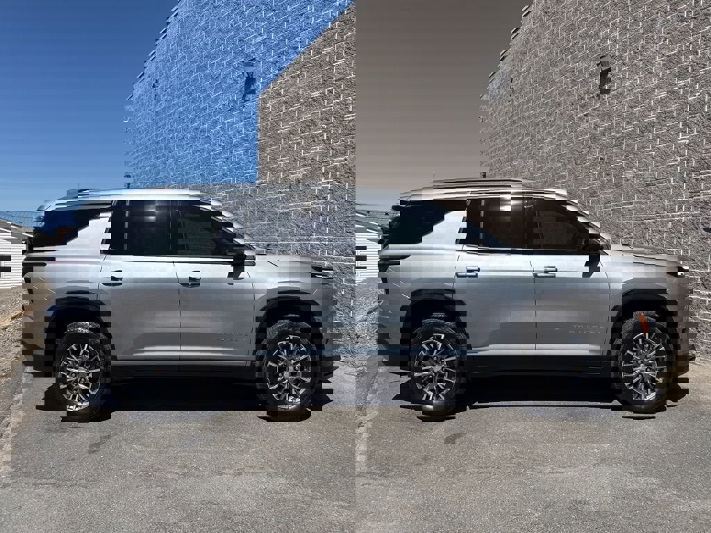 New 2026 Chevrolet Traverse LT image 5