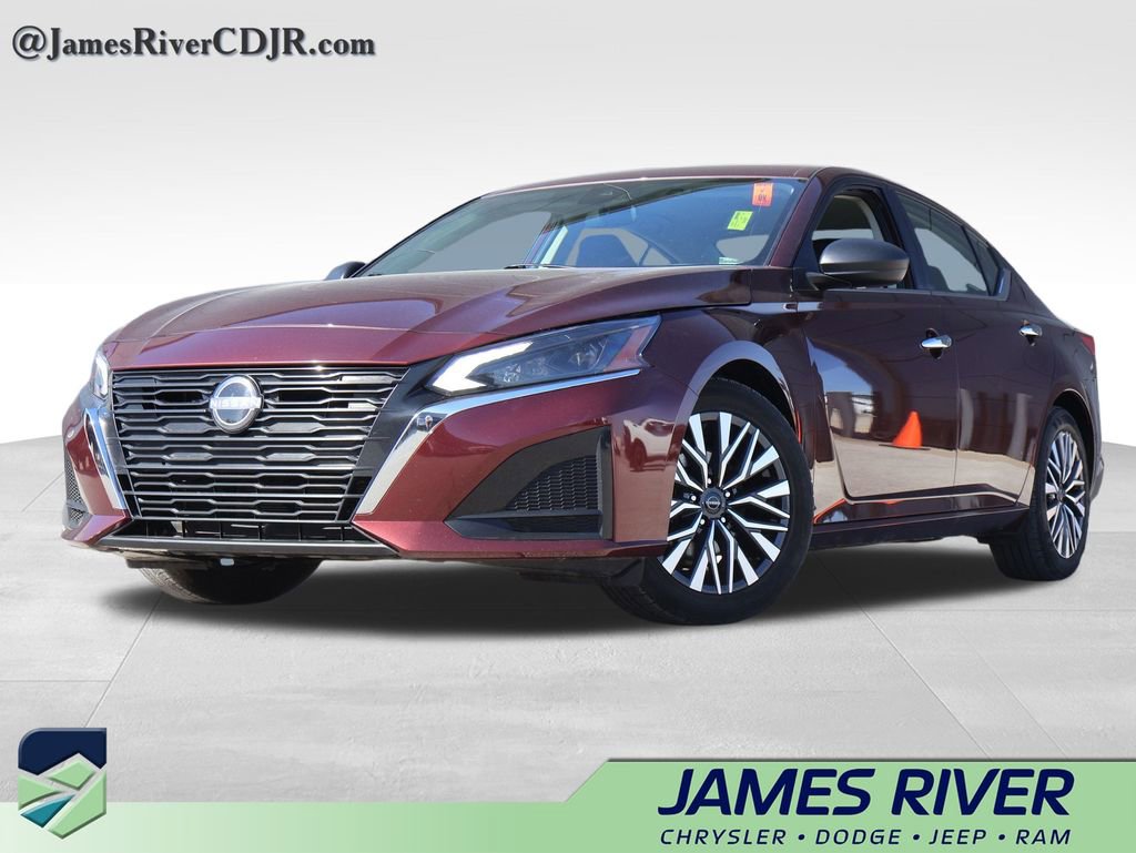 Used 2025 Nissan Altima 2.5 SV FWD image 1