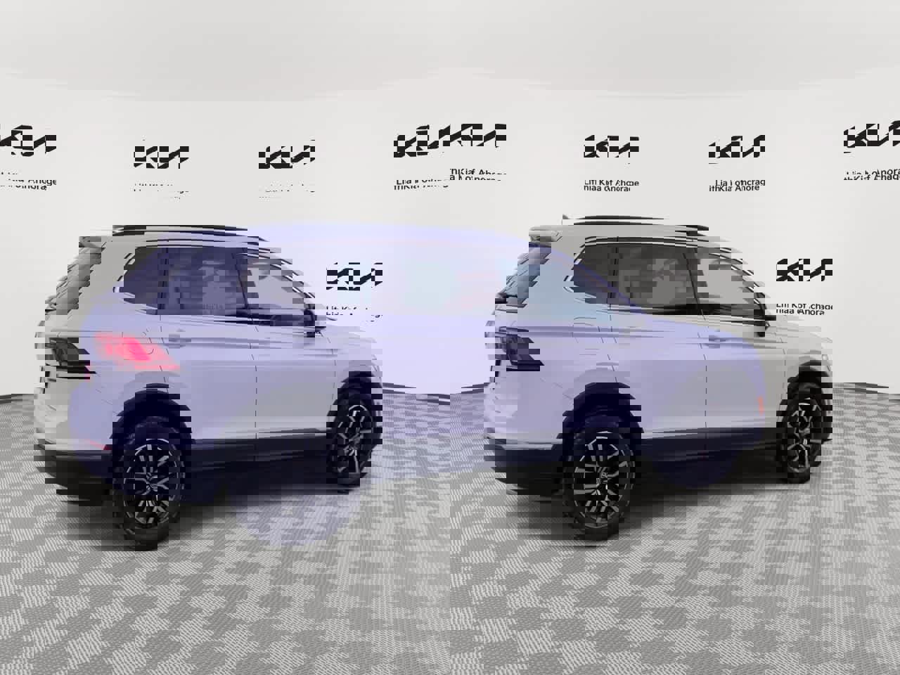 Used 2021 Volkswagen Tiguan SE image 8