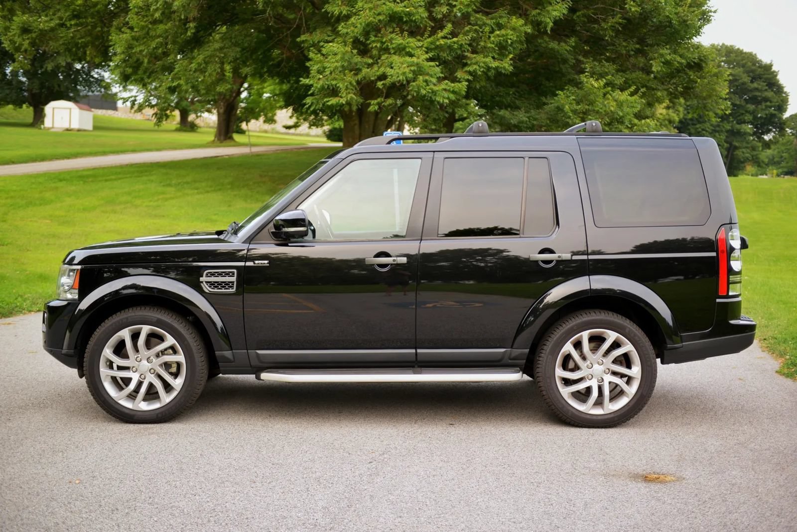Used 2016 Land Rover LR4 HSE Silver Edition AWD/4WD image 31