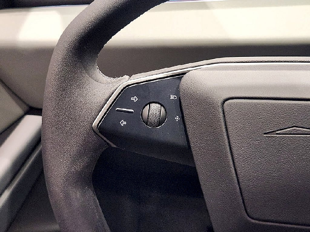 Used 2026 Tesla Cybertruck AWD Crew Cab image 29