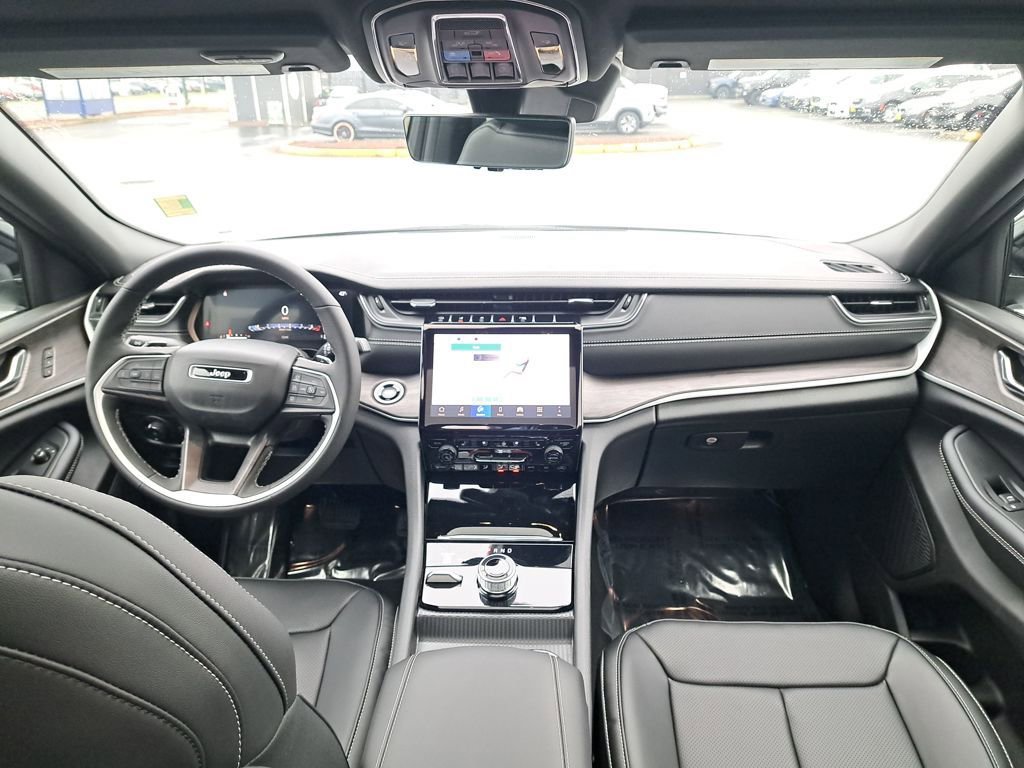 New 2025 Jeep Grand Cherokee L Limited w/ Luxury Tech Group II image 18