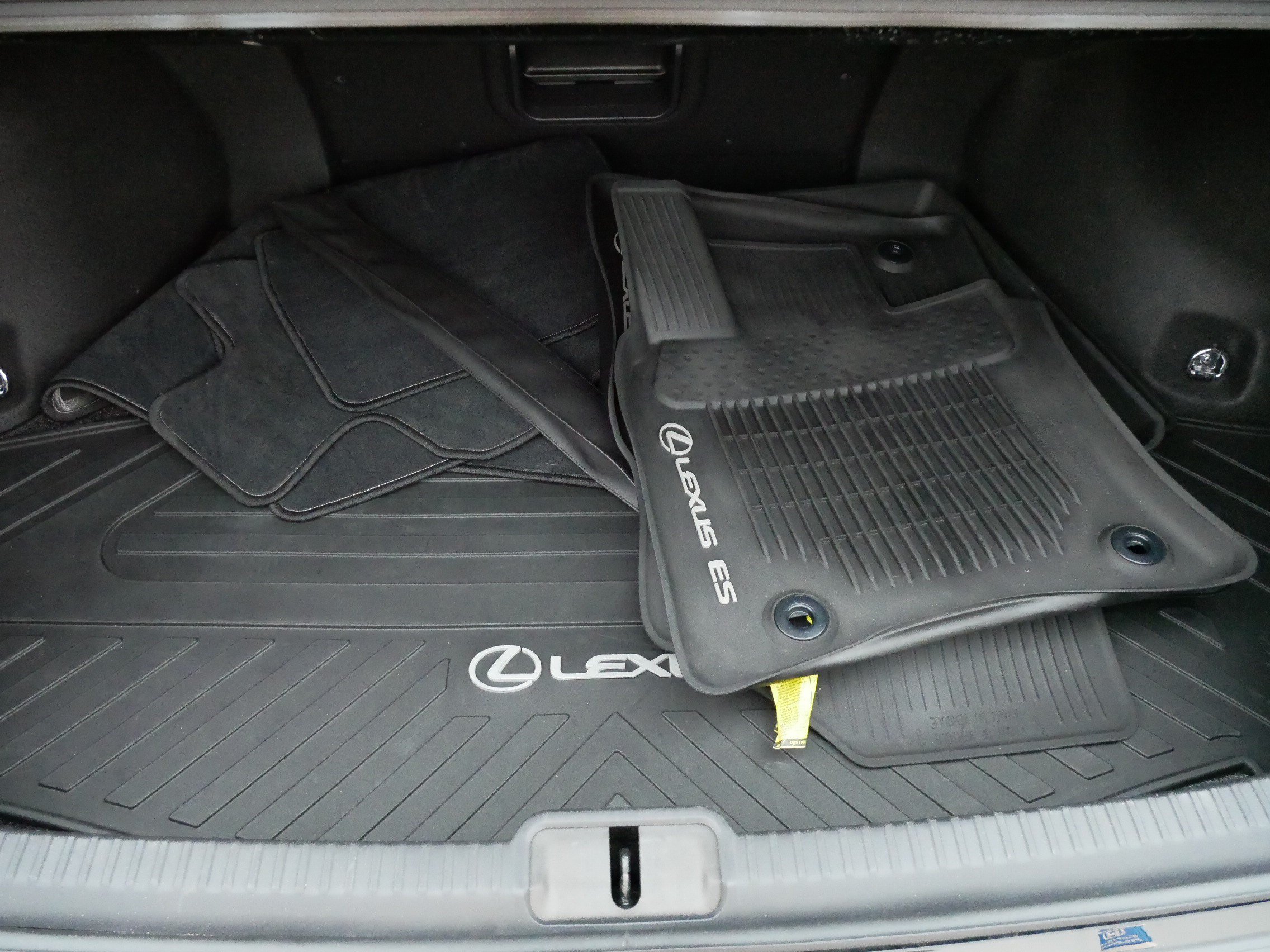 Used 2020 Lexus ES 350 w/ Premium Package FWD image 18