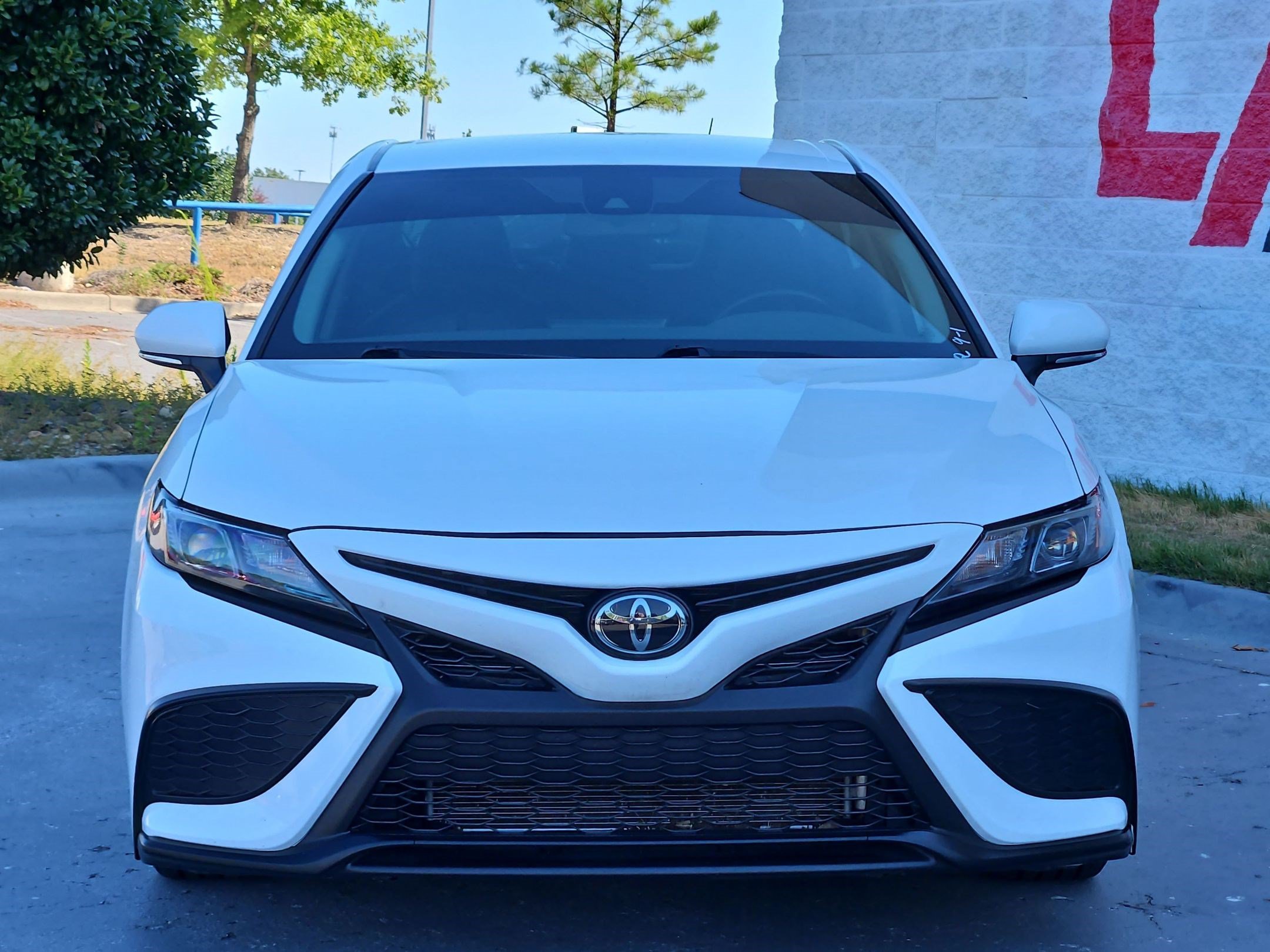 Used 2023 Toyota Camry SE w/ Convenience Package FWD image 2