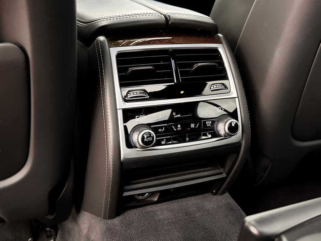 Used 2022 BMW 750i xDrive w/ M Sport Package AWD/4WD image 22