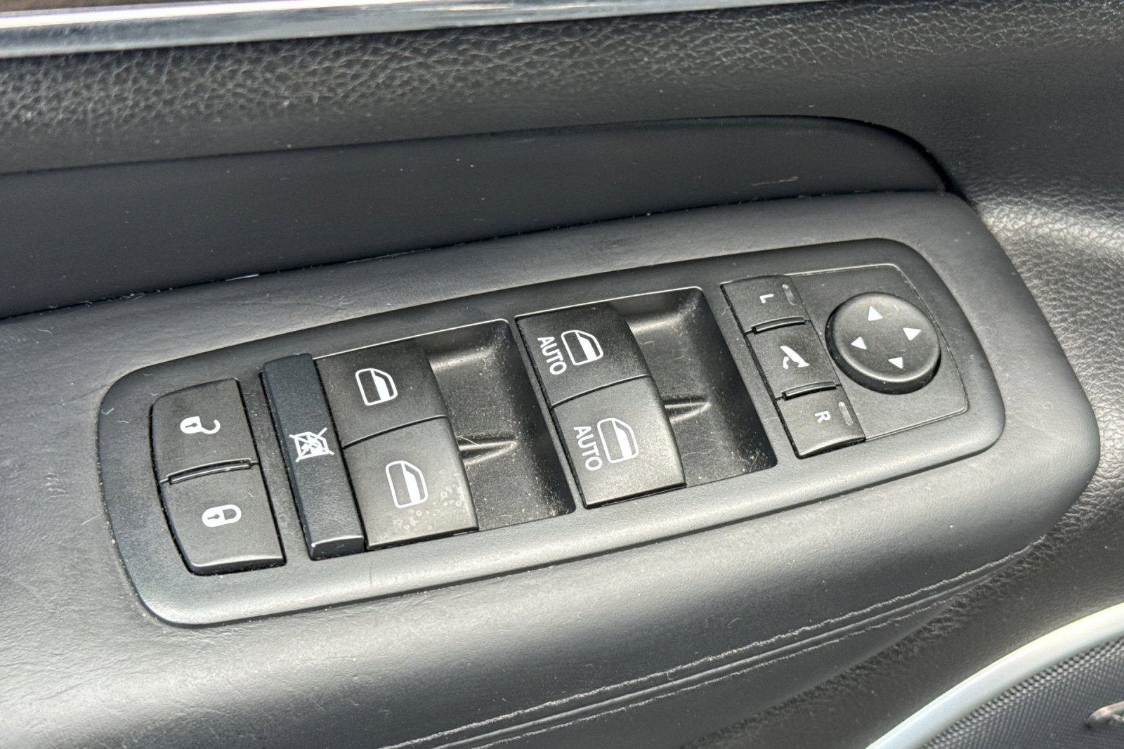 Used 2016 Jeep Grand Cherokee High Altitude RWD image 13