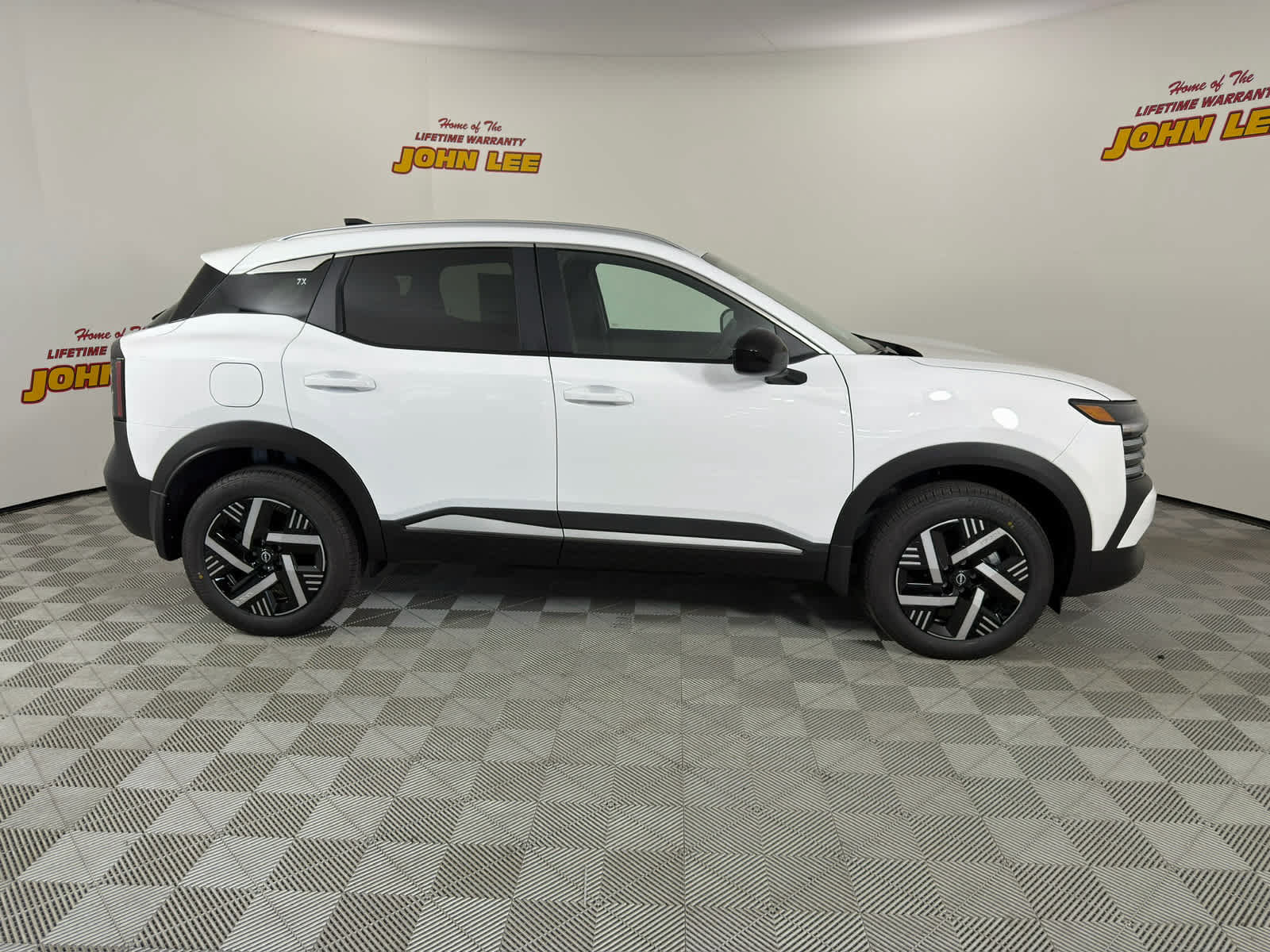 New 2026 Nissan Kicks SV w/ SV Premium Package FWD image 7