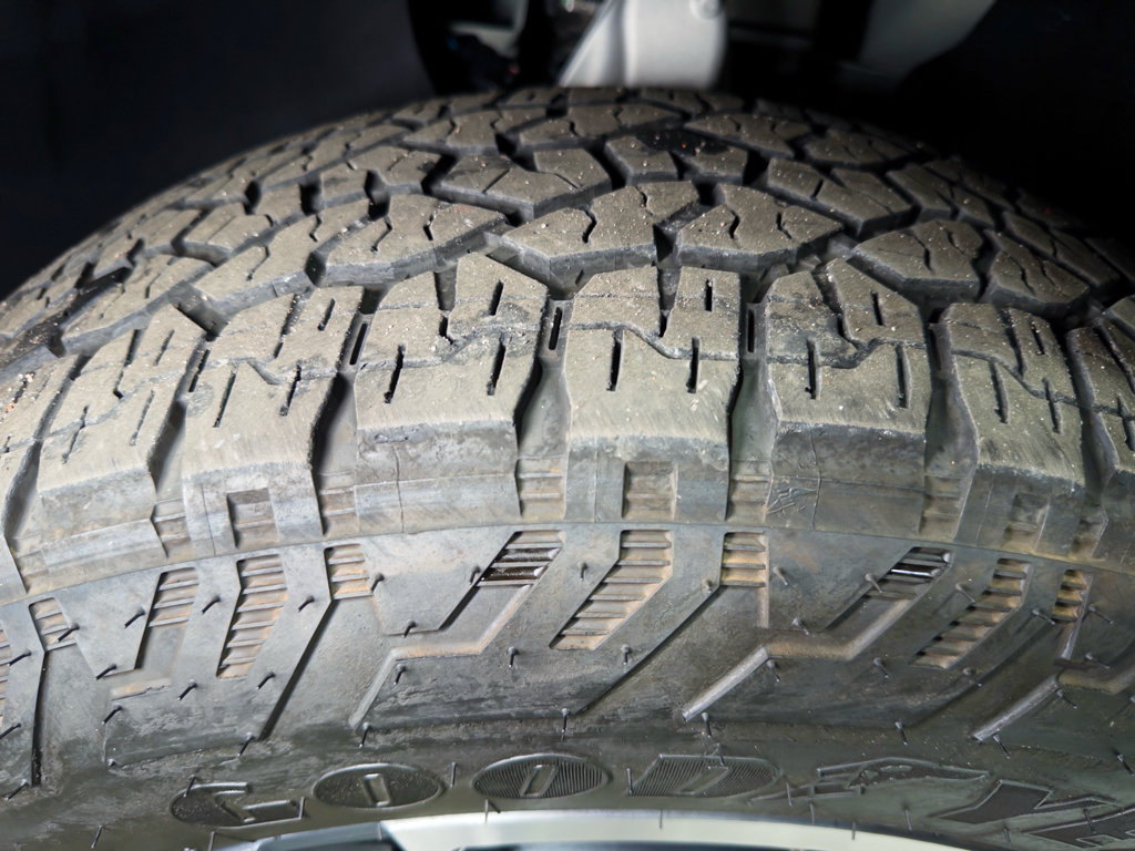 Used 2025 Rivian R1S Adventure Dual AWD/4WD image 38