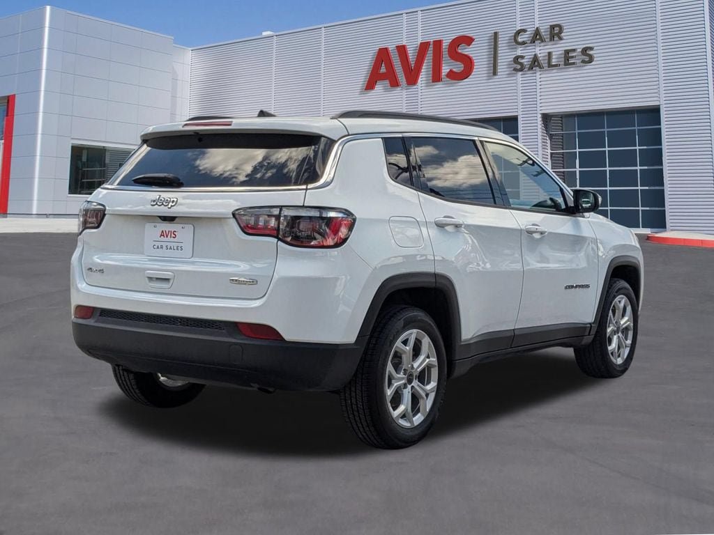 Used 2025 Jeep Compass Latitude w/ Sun & Sound Group AWD/4WD image 6