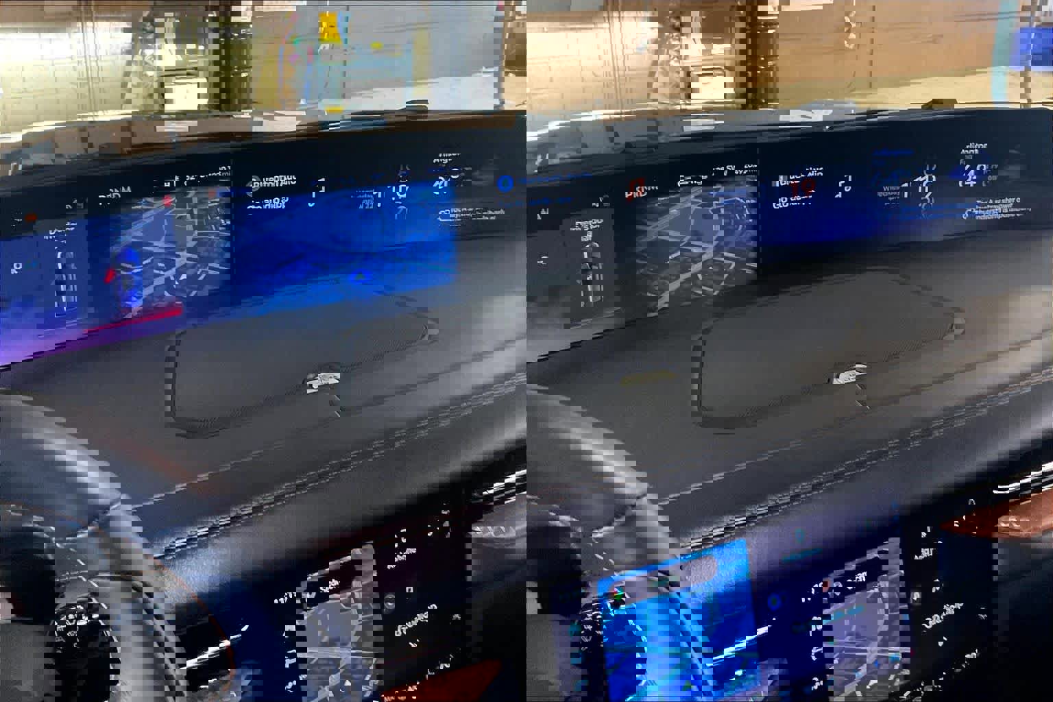 Used 2025 Lincoln Navigator Black Label AWD/4WD image 32