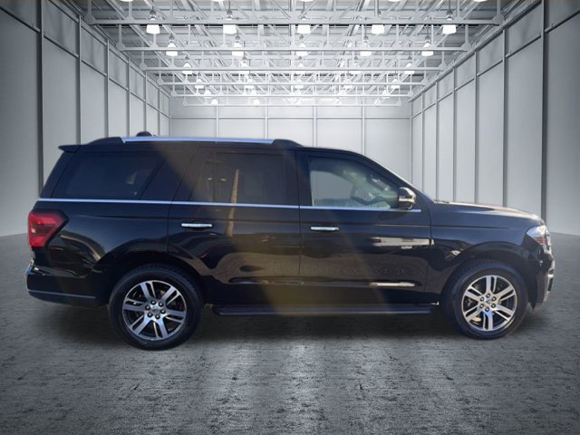 Used 2024 Ford Expedition Limited AWD/4WD image 2