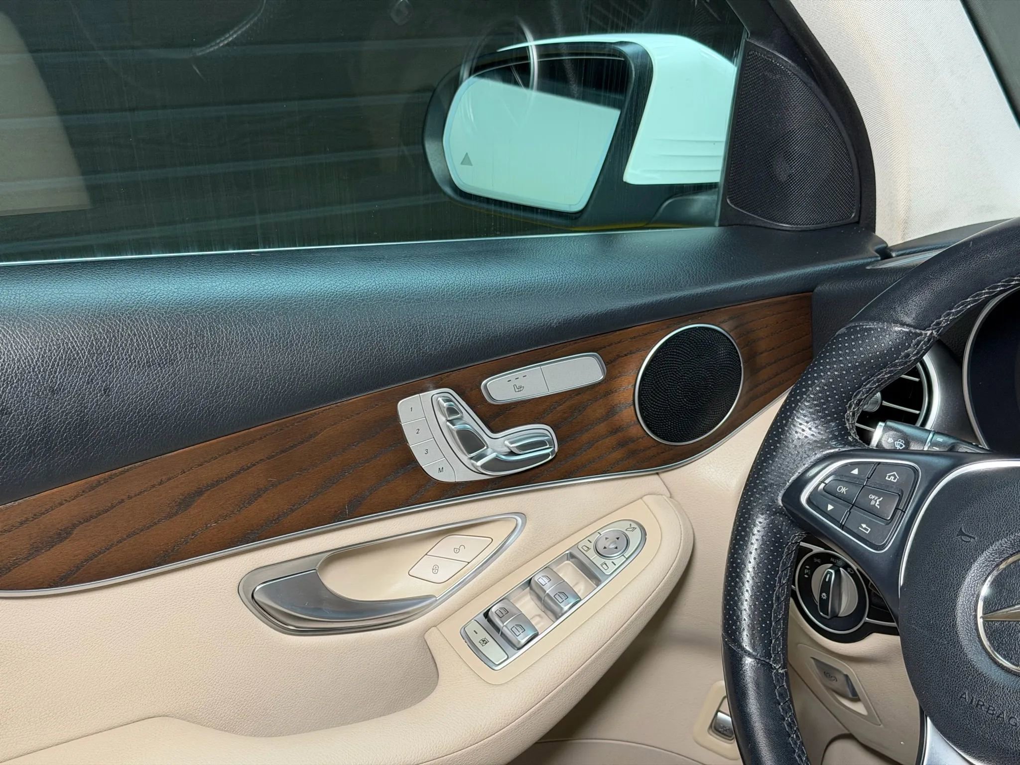 Used 2019 Mercedes-Benz GLC 300 image 28