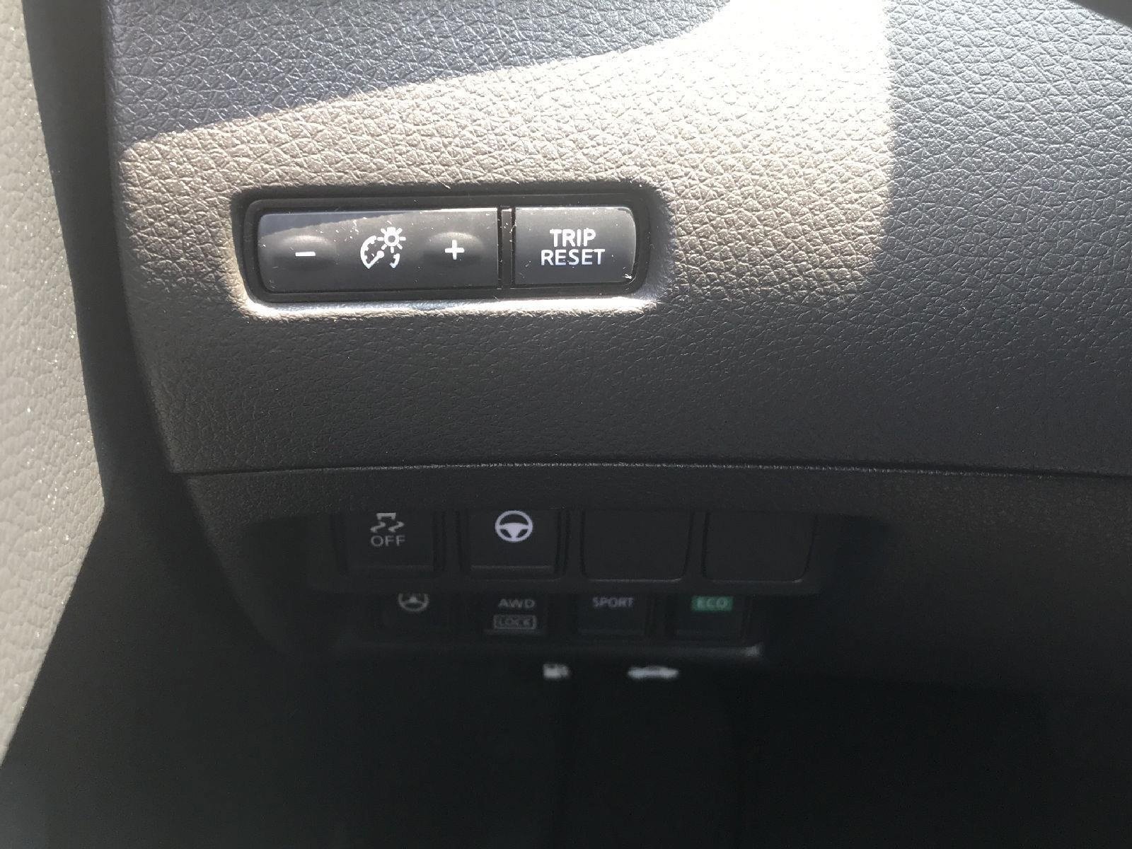 Used 2022 Nissan Rogue Sport SL AWD/4WD image 23