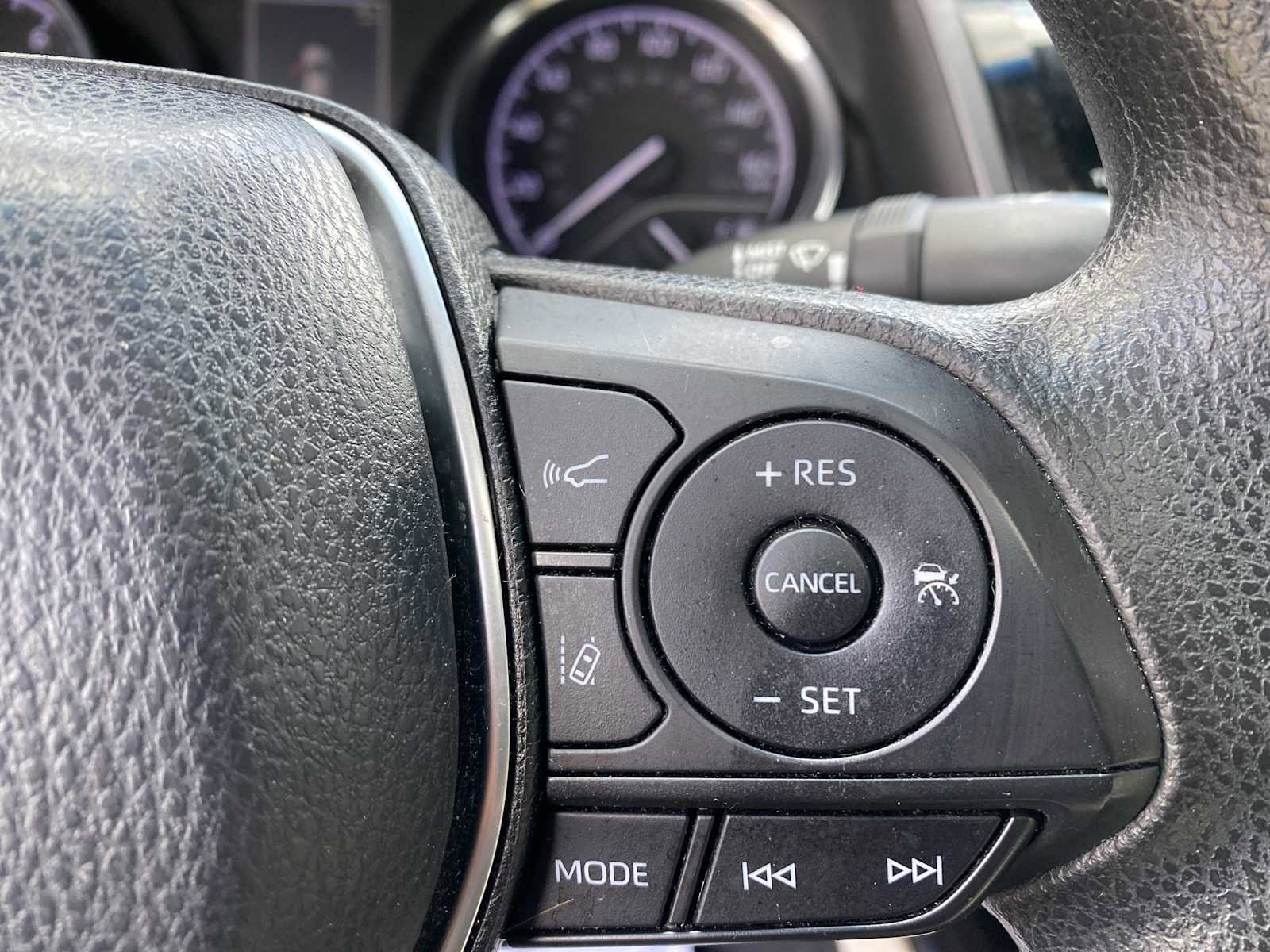 Used 2018 Toyota Camry LE w/ Moonroof Package image 19