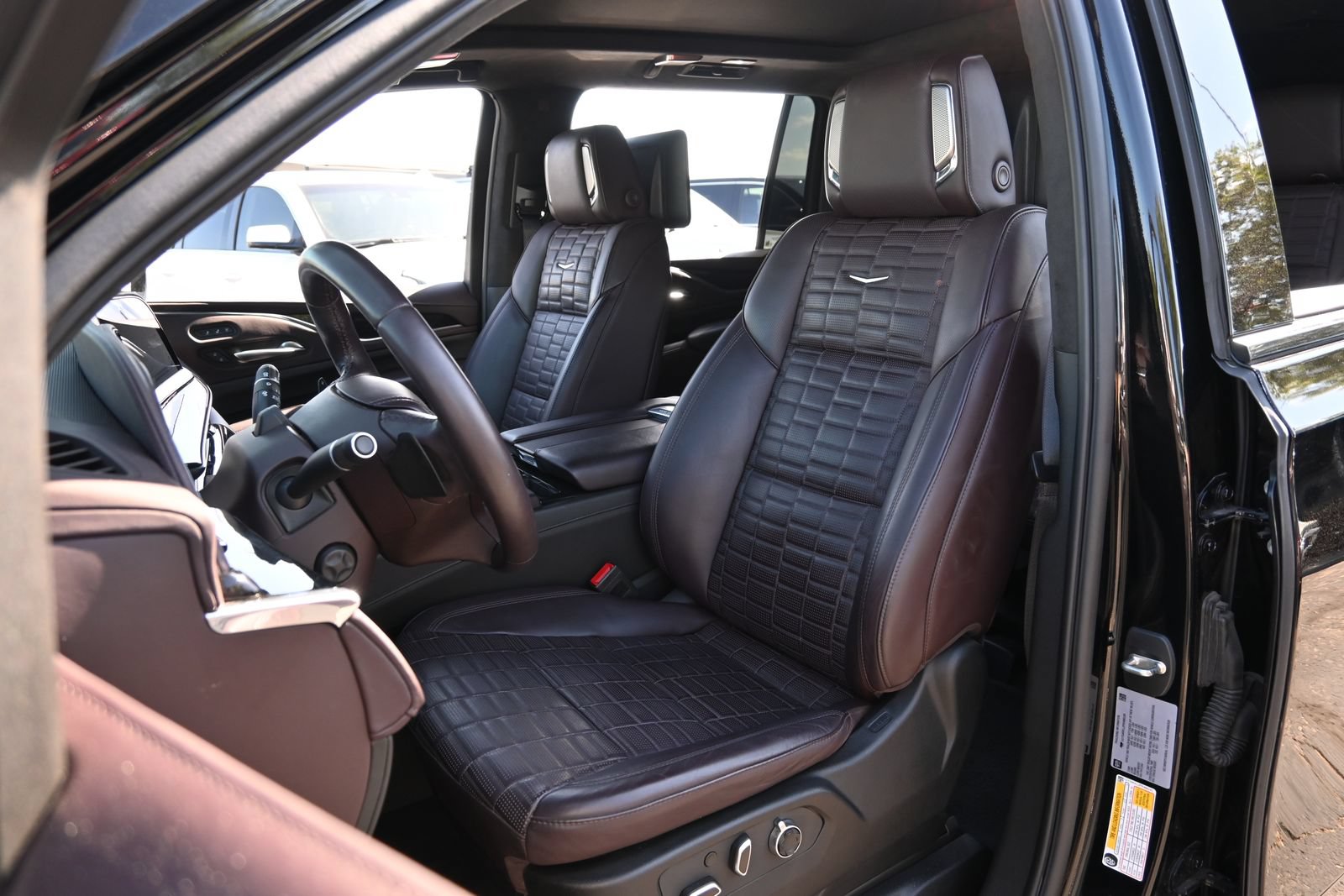 Certified 2023 Cadillac Escalade ESV Sport Platinum AWD/4WD image 18