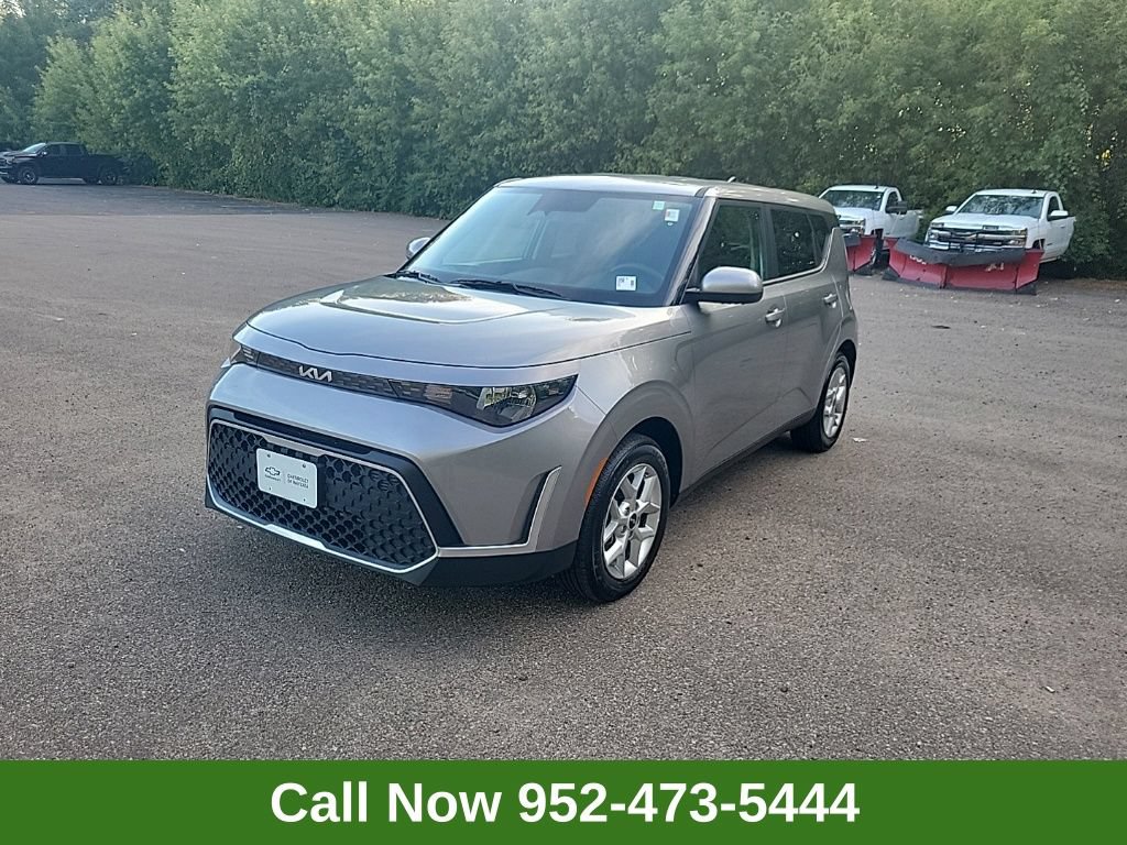 Used 2025 Kia Soul LX w/ LX Technology Package FWD image 1
