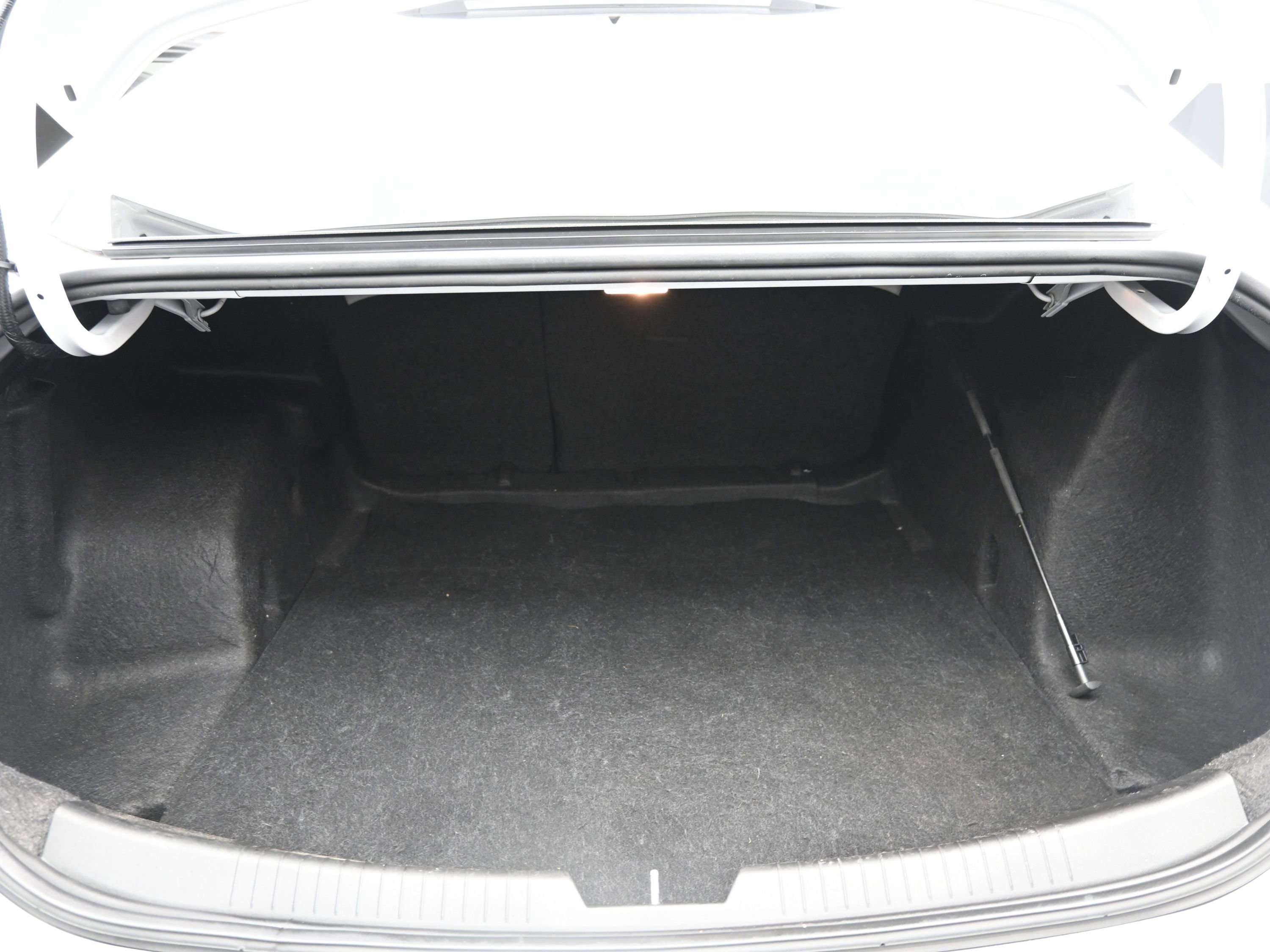 Used 2021 Chevrolet Malibu LS image 19