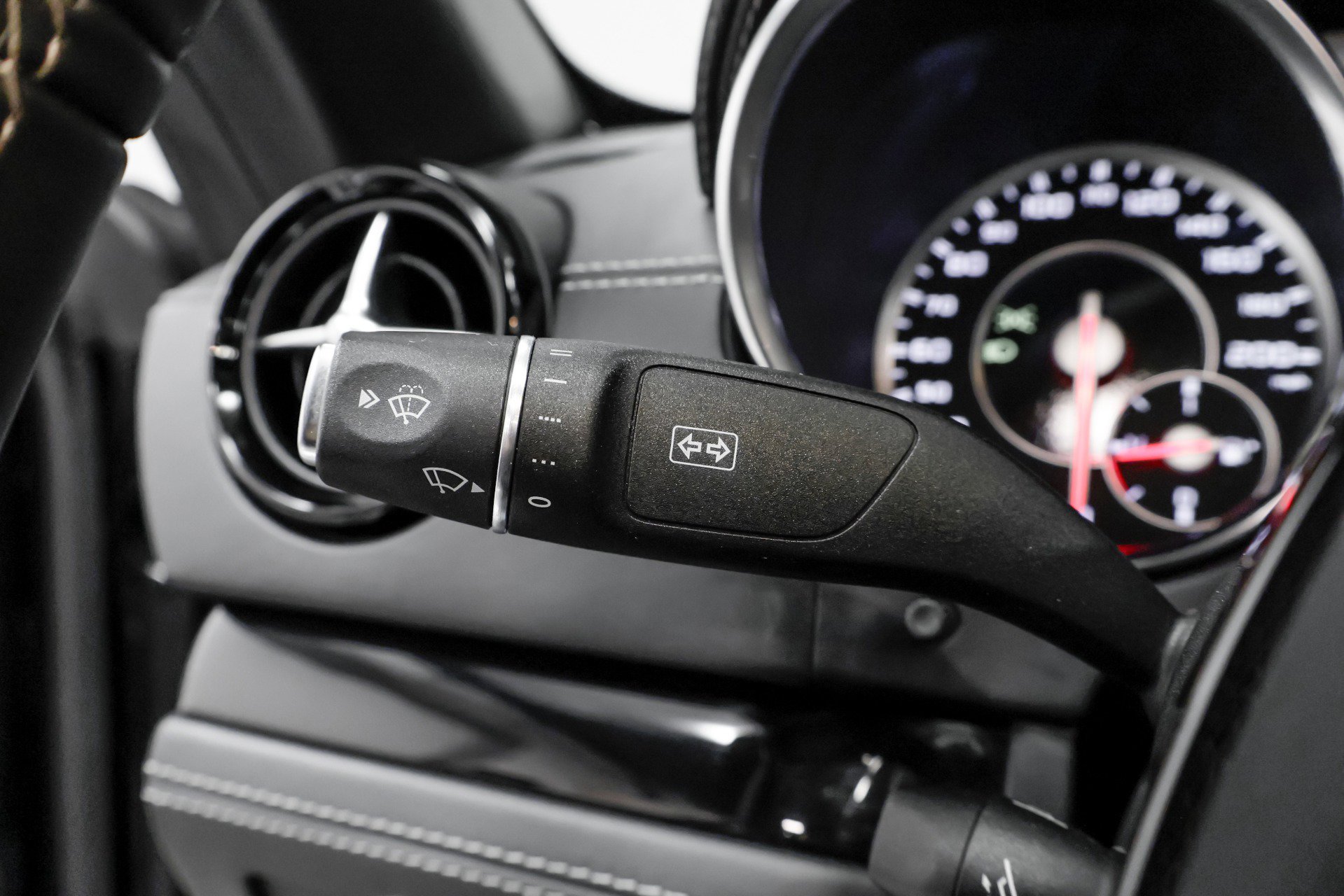 Used 2015 Mercedes-Benz SL 63 AMG w/ Driver Assistance Package image 10