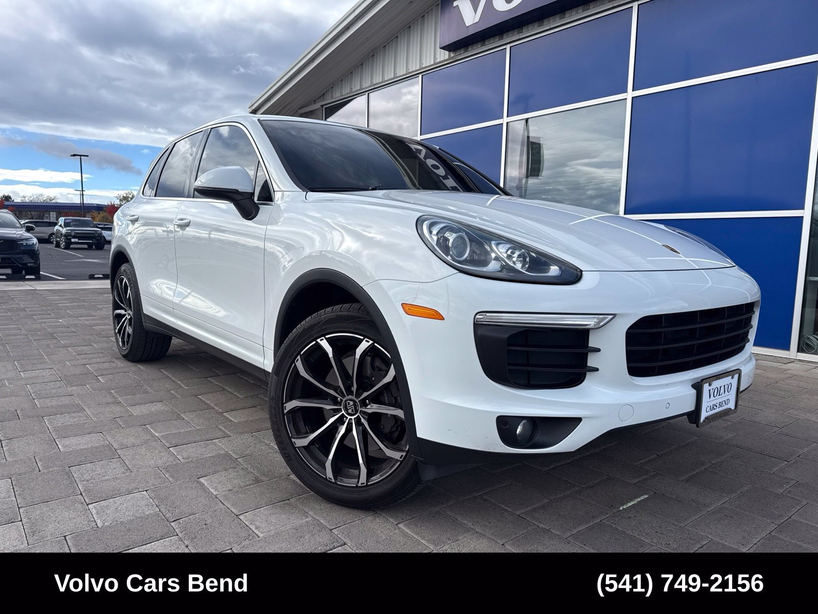Used 2016 Porsche Cayenne AWD/4WD image 2