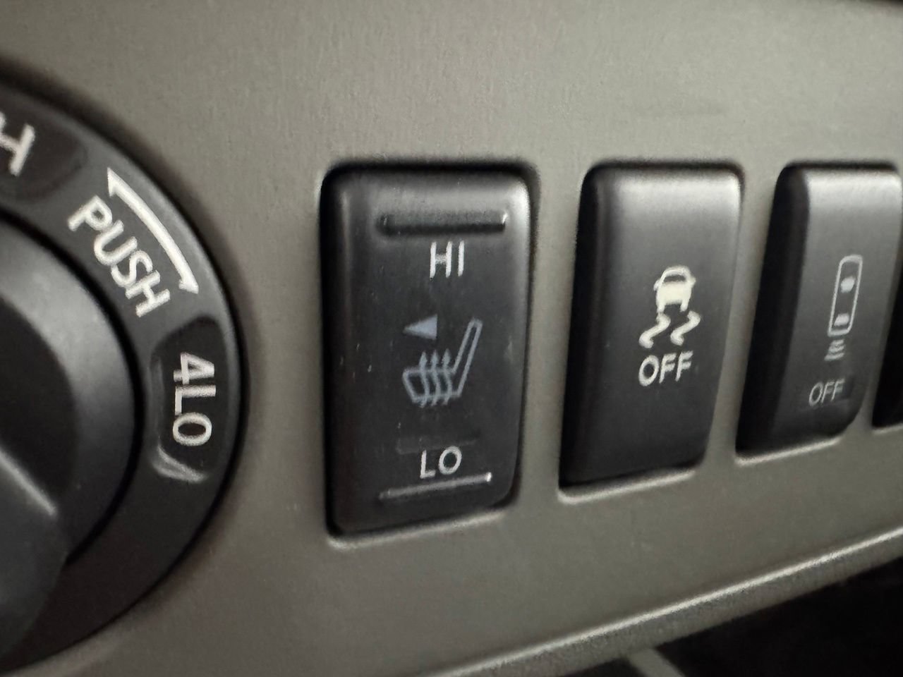 Used 2021 Nissan Frontier SV w/ Midnight Edition Floor Mats AWD/4WD image 24
