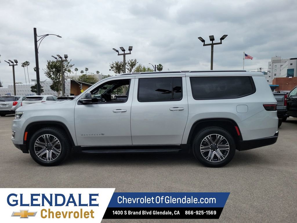 Used 2024 Jeep Wagoneer L Series II RWD image 15