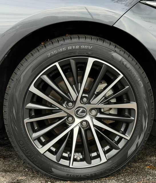 Certified 2024 Lexus ES 300h w/ Premium Package FWD image 16