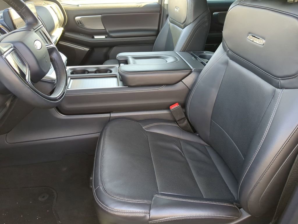 Used 2025 Ford Expedition Max Platinum image 25