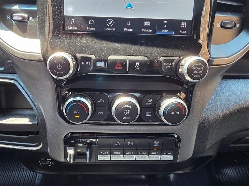 Used 2022 RAM 3500 Tradesman w/ Chrome Appearance Group AWD/4WD image 12